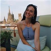 Profesora para niños y niñas de primaria i la ESO de todas las asignaturas, especializada en el inglés
